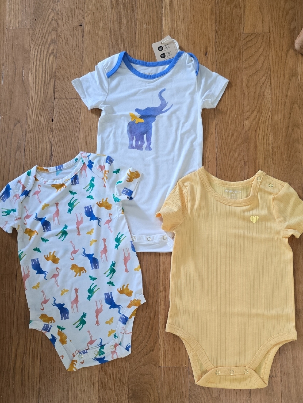 PROUDLY BRAND BABY GIRL'S 3 PIECE ONESIES SIZE 12 MONTHS